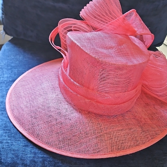 Elegant Pink Floral Women's Hat - Picture 3 of 7